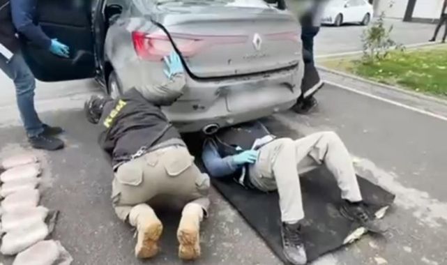 Uyuşturucu Operasyonu: Otomobilde Gizlenmiş 56 Kilo Esrar ve 3 Tutuklama