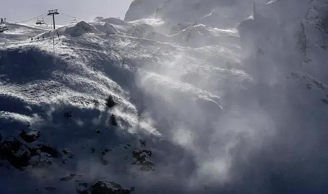 Yunanistan'da çığ düştü: En az 4 kişi hayatını kaybetti