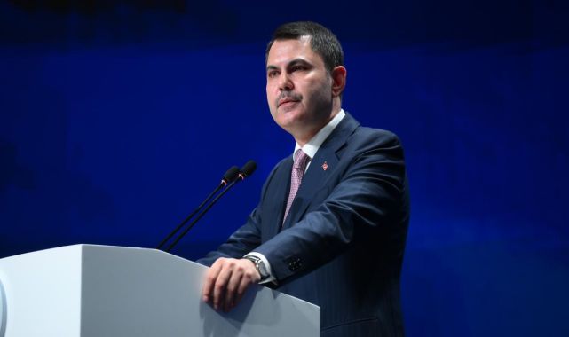 Bakan Kurum'dan Özel'e deprem bölgesi tepkisi