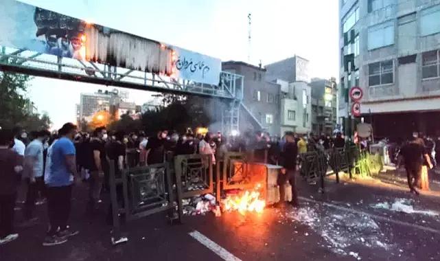 İran'daki gösterilerde bilanço ağırlaşıyor! Ölü sayısı 29'a yükseldi