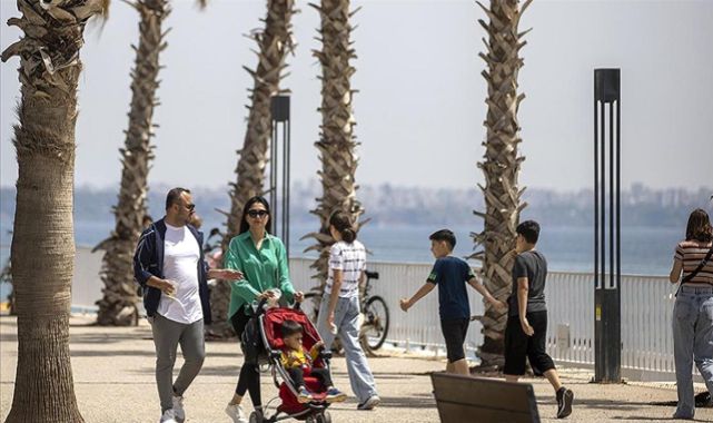 Ülke genelinde yağışlı sistem yerini sıcak havaya bırakacak