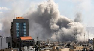 İran, ABD İsrail saldırılarında can kaybının 1937'ye yükseldiğini duyurdu