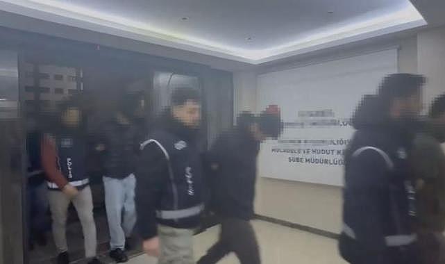 İstanbul'da sahte belge operasyonunda 13 zanlı yakalandı