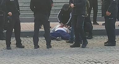 İstismarla suçladığı şahsı duruşma çıkışında kalbinden bıçaklayarak öldürdü