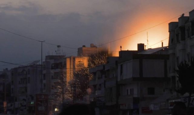Katil İsrail ordusu Lübnan'ın güneyinde 9 kişiyi öldürdü