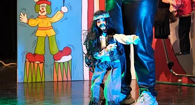 Yıldırımlı çocuklara kukla gösterisi