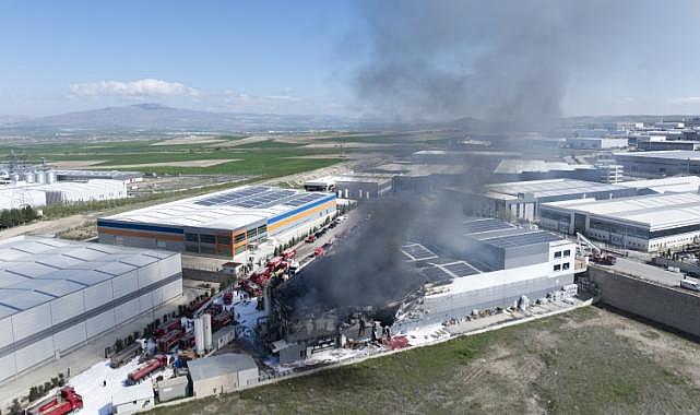 Ankara'da boya fabrikasında yangın