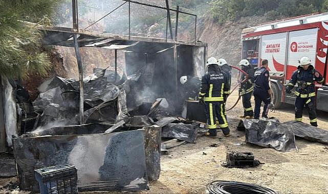 Antalya'da işçilerin kaldığı alanda yangın