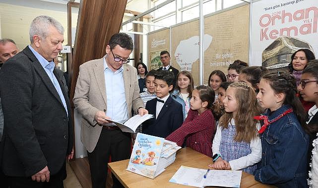 Başkan Erkan Aydın Bursa 23. Kitap Fuarı’nda Çocuk Yazarlarla Buluştu