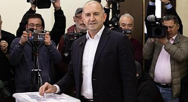 Bulgaristan'da eski Cumhurbaşkanı Radev, genel seçimi birinci tamamladı