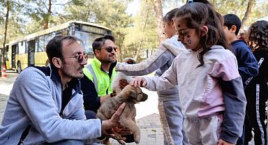 Bursa'da çocuklar patili dostlarla buluştu