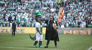 Bursaspor-Somaspor maçında tarihi rekor: 45 bin 450 taraftar