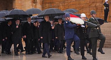 Devlet erkanı Anıtkabir'i ziyaret etti