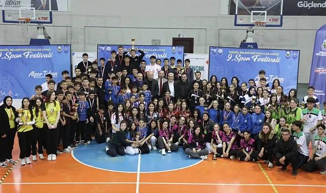 İnegöl'de puanlı atletizmde kupalar sahiplerini buldu