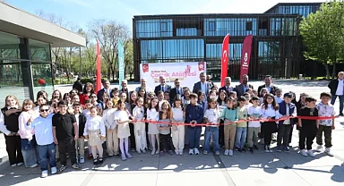 İnegöl'ün Küçük Sanatçılarının Eserleri 23 Nisan Özel Sergisinde Görücüye Çıktı