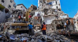 İşgalci İsrail, Gazze'de yürüttüğü yıkım ve saldırıların aynısını Lübnan'ın güneyinde tekrarlıyor