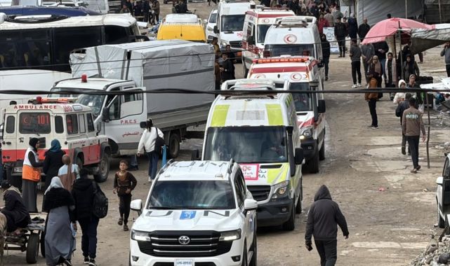 İşgalci İsrail'in Gazze'de polis aracını hedef aldığı saldırıda biri çocuk 4 kişi hayatını kaybetti