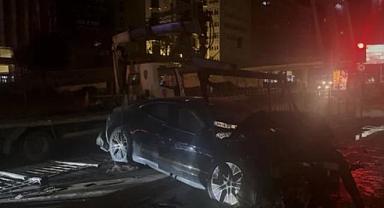İstanbul Şişli'de lüks otomobil kaza yaptı: 3 yaralı