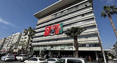 İzmir Karşıyaka Belediyesi'nde 455 memur eylemde