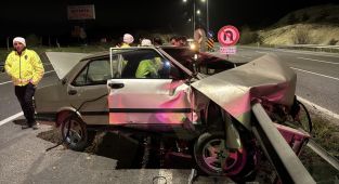 Kütahya’da otomobil bariyere çarptı: Sürücü ağır yaralı