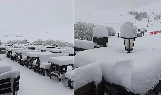 Mayıs ayına günler kala kış geri döndü! Tam 1 metre kar var