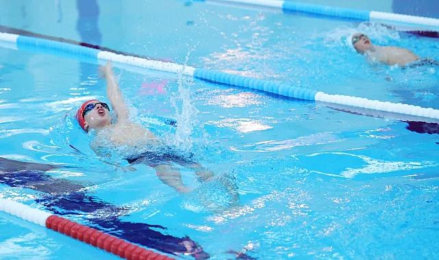 Osmangazi Yüzme Şenliği Coşkuyla Tamamlandı