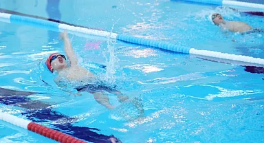 Osmangazi Yüzme Şenliği Coşkuyla Tamamlandı