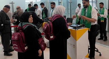 Türk hacı adayları kutsal topraklara gitti