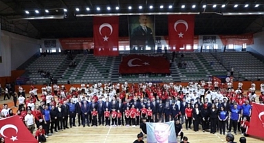 19 Mayıs İnegöl'de Coşkuyla Kutlandı