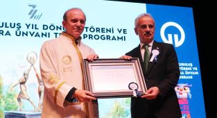 Bakan Uraloğlu'na Karadeniz Teknik Üniversitesince fahri doktora ünvanı verildi