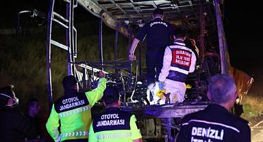 Bariyere çarpan yolcu otobüsü alev aldı: 8 ölü 33 yaralı