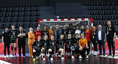 Bursa Büyükşehir Belediyespor kupada final biletini kaptı