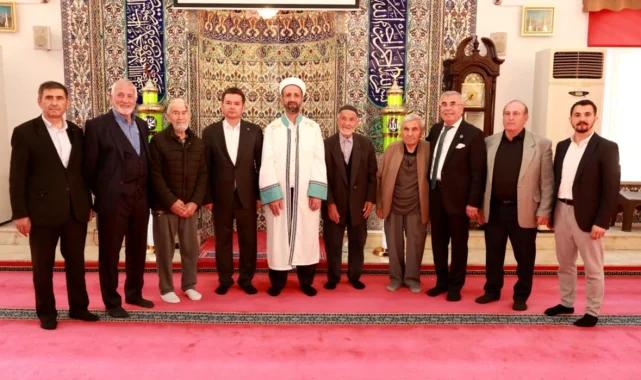 Başkan Erkan Aydın vatandaşlarla bayramlaştı