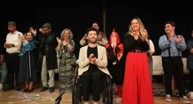 Osmangazi'de 'Miras Değil Mübarek 2' ayakta alkışlandı