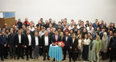 Yenişehir'de bayramlaşmada Başkan Özel'e doğum günü sürprizi