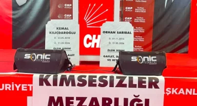 Bursa'da CHP'den Kılıçdaroğlu ve Sarıbal'a mezar taşlı protesto