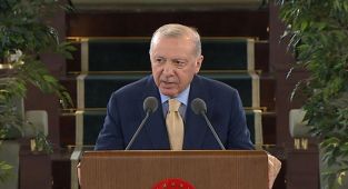 Cumhurbaşkanı Erdoğan: Türkiye Yüzyılı hedeflerimize giden yolda gençlerimizle kol kola yürümeyi sürdüreceğiz