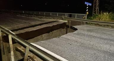 Hatay'da sağanak sele dönüştü: Köprü çöktü, göçük meydana geldi