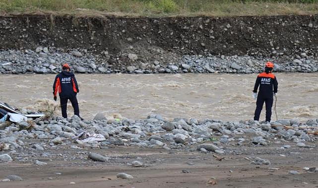 Hatay'da selde kaybolan 2 gençten 1'inin cansız bedenine ulaşıldı