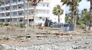 Hatay'da sağanak: Cadde ve sokaklar göle döndü