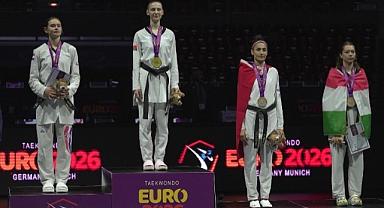 Hatice Kübra İlgün Avrupa’da kürsüye çıktı
