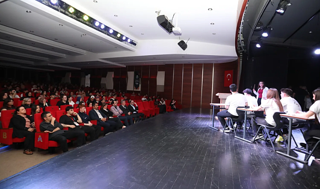 İnegöl'de Genç Suare Tiyatro Festivali başladı