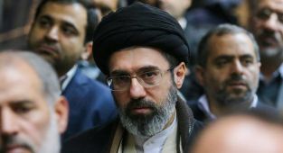 İran lideri Hamaney: Savaş durumunun devamı halinde başka cepheler açılacak