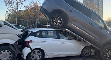İstanbul'da 4 araç zincirleme kaza yaptı