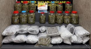 İzmir'de 60 kilo 200 gram uyuşturucu ele geçirildi