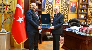 MHP Genel Başkanı Bahçeli, Kerkük Valisi Ağa'yı kabul etti