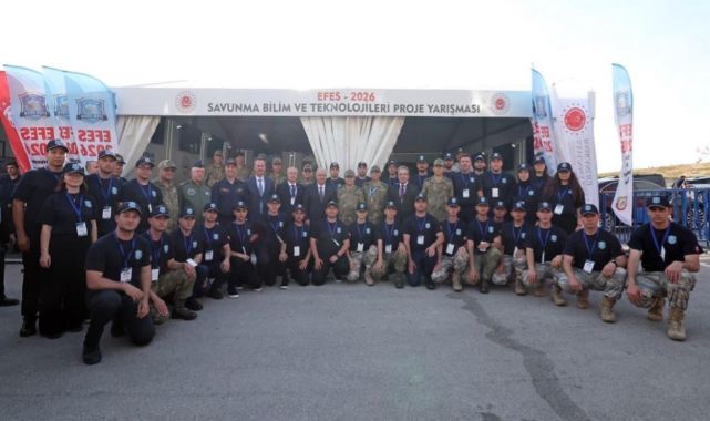 Milli Savunma Bakanı Güler, EFES2026 Tatbikatı'nda savunma sanayisi sergisini gezdi