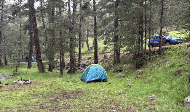 Piknik yapan gruba yıldırım isabet etti: 3 yaralı