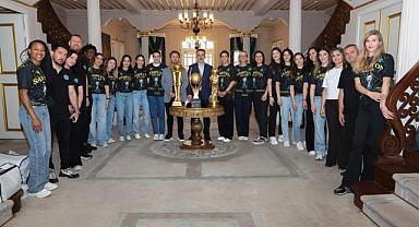 Şampiyon hentbolculardan Başkan Vekili Biba’ya ziyaret