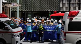 Tokyoda AVMye yabancı madde püskürtmesi sonucu 19 kişi hastaneye kaldırıldı